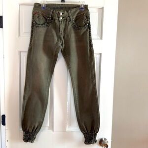 NWOT LOVE L.A. jogger jeans in army green